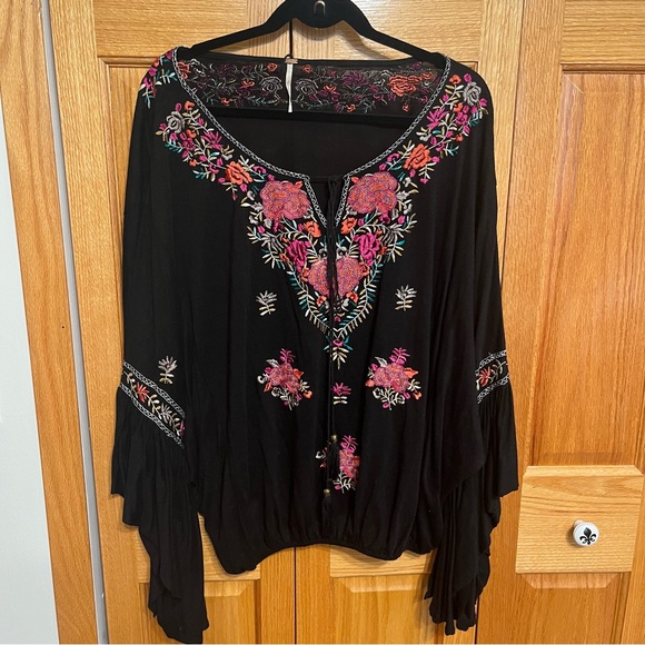 Free People embroidered top. Size L. Black with pink and orange embroide… - Picture 6 of 8